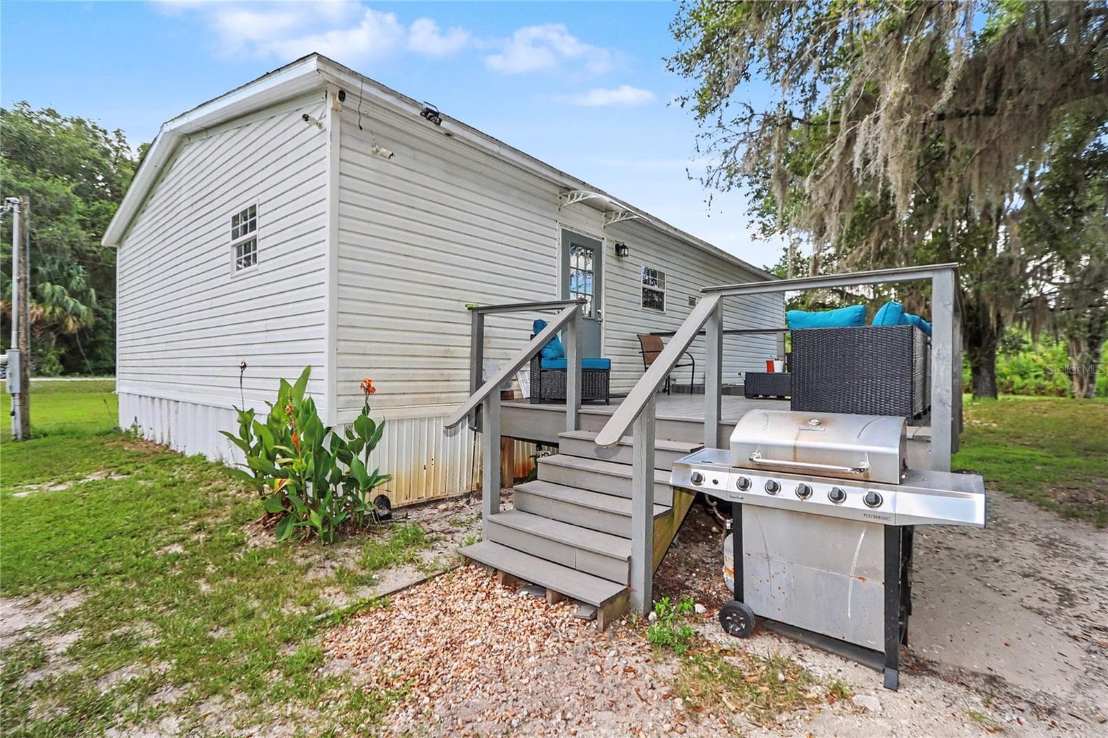 Manufactured Home at 5435 NE 153RD PLACE RD, CITRA, photo 6 of 43