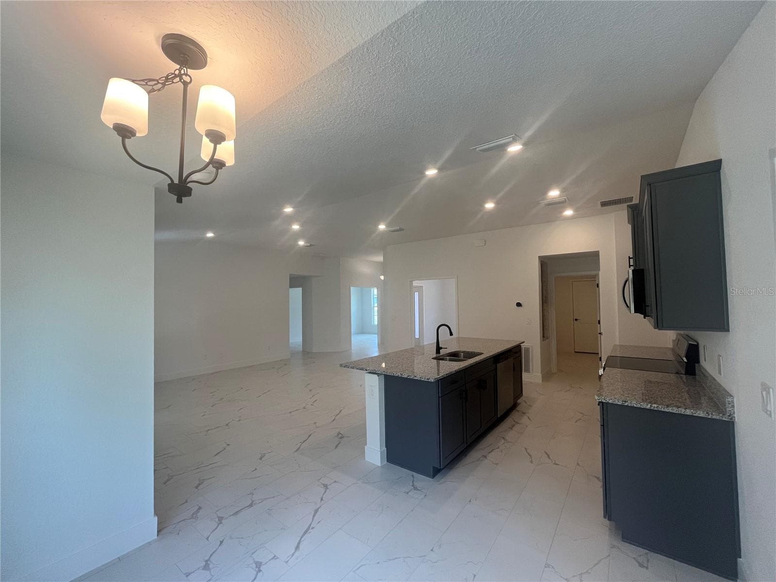 Under construction. Photos are from the same model in another community and are for reference only. Colors will vary. - 18 HEMLOCK TERRACE TRL, OCALA