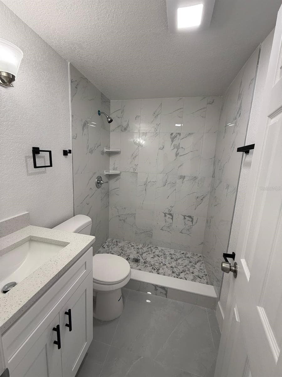 FRONT UNIT EFFICIENCY BATH - 427 40TH AVE S, ST PETERSBURG