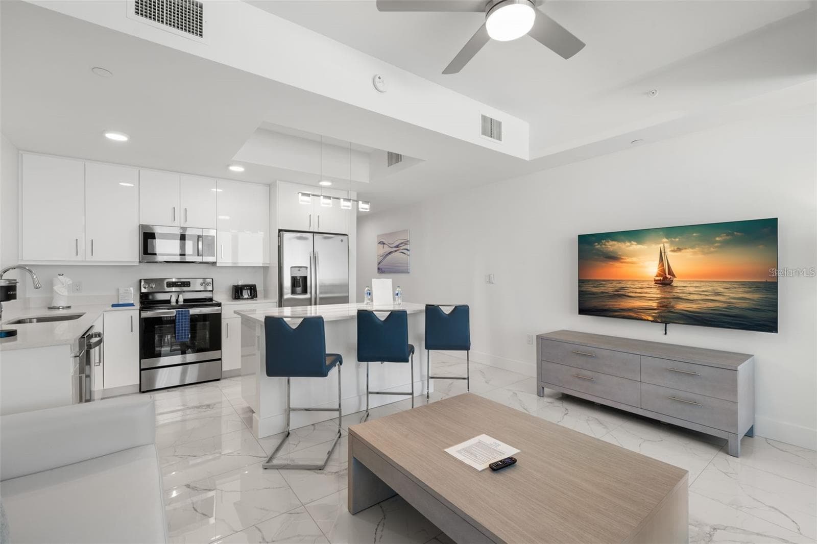 Condo - Hotel at 11500 GULF BLVD #304, TREASURE ISLAND, photo 15 of 43