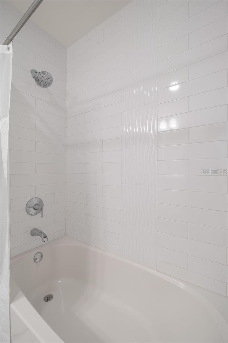 Condo - Hotel at 11500 GULF BLVD #304, TREASURE ISLAND, photo 22 of 43