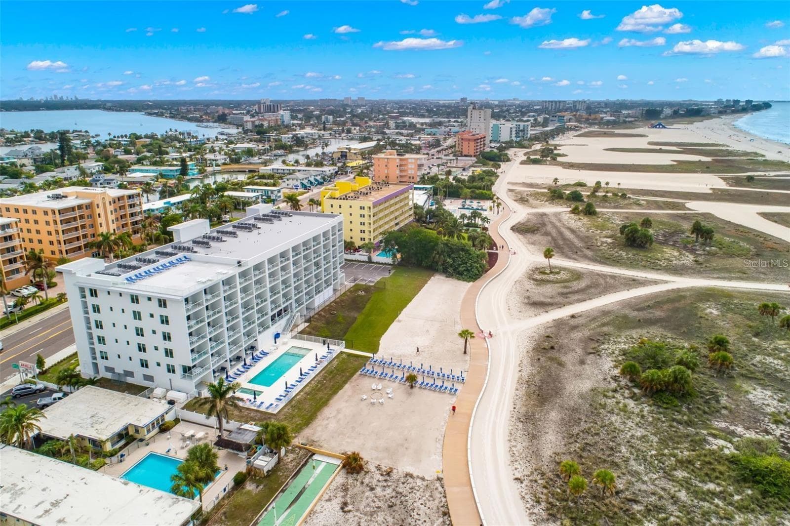 Condo - Hotel at 11500 GULF BLVD #304, TREASURE ISLAND, photo 34 of 43
