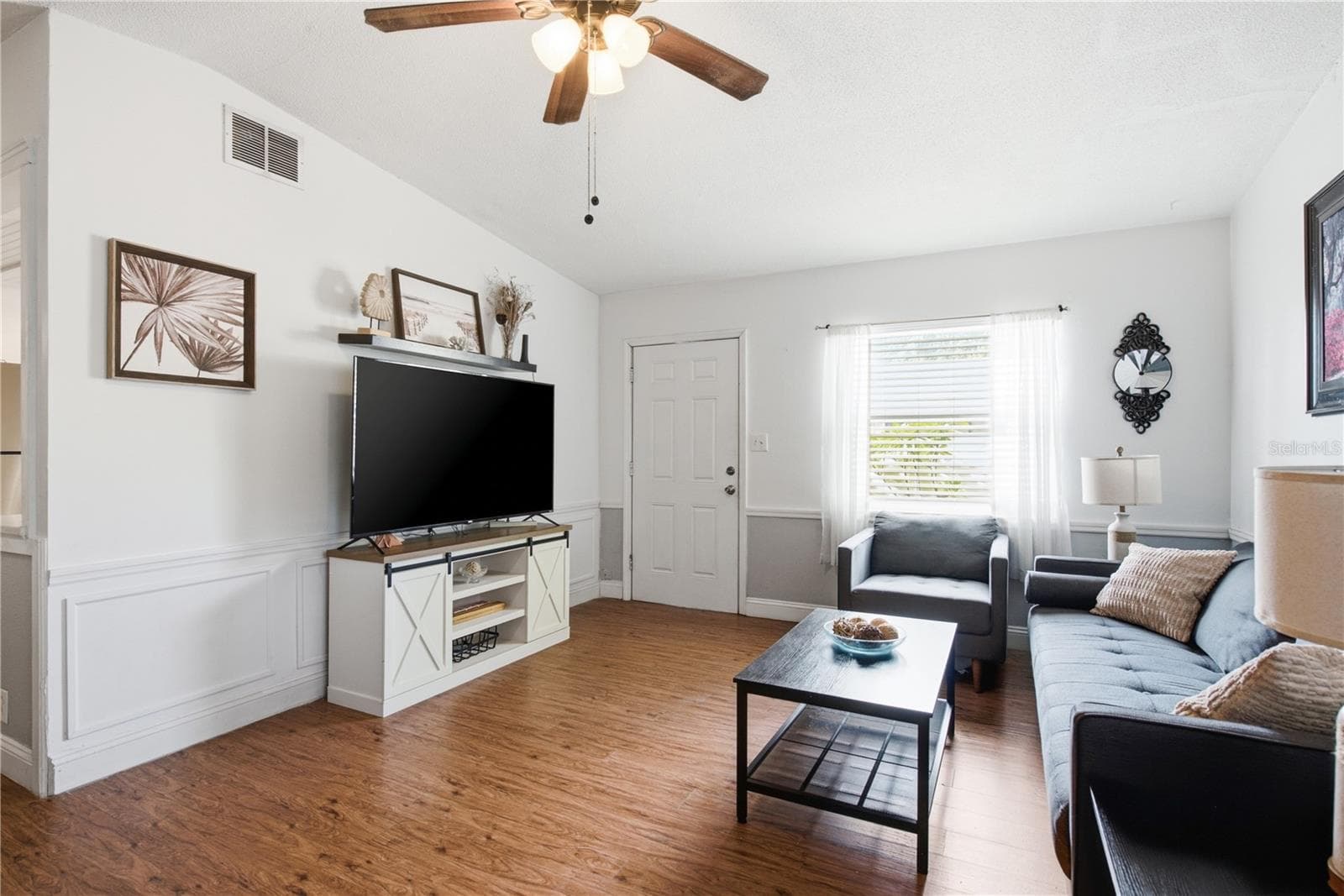 538 Living Room - 536 PATRICIA AVE, DUNEDIN
