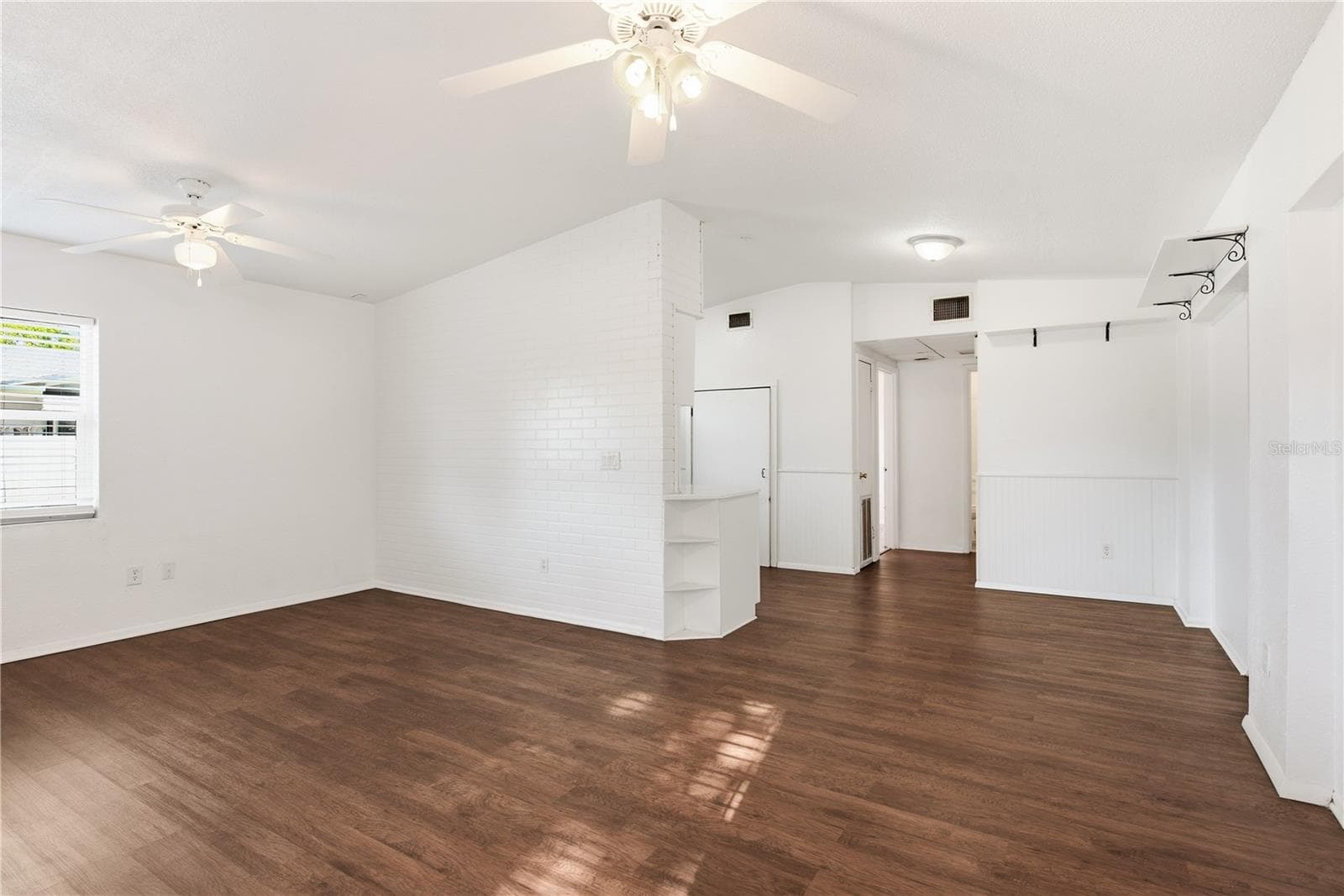 536 Living Room - 536 PATRICIA AVE, DUNEDIN