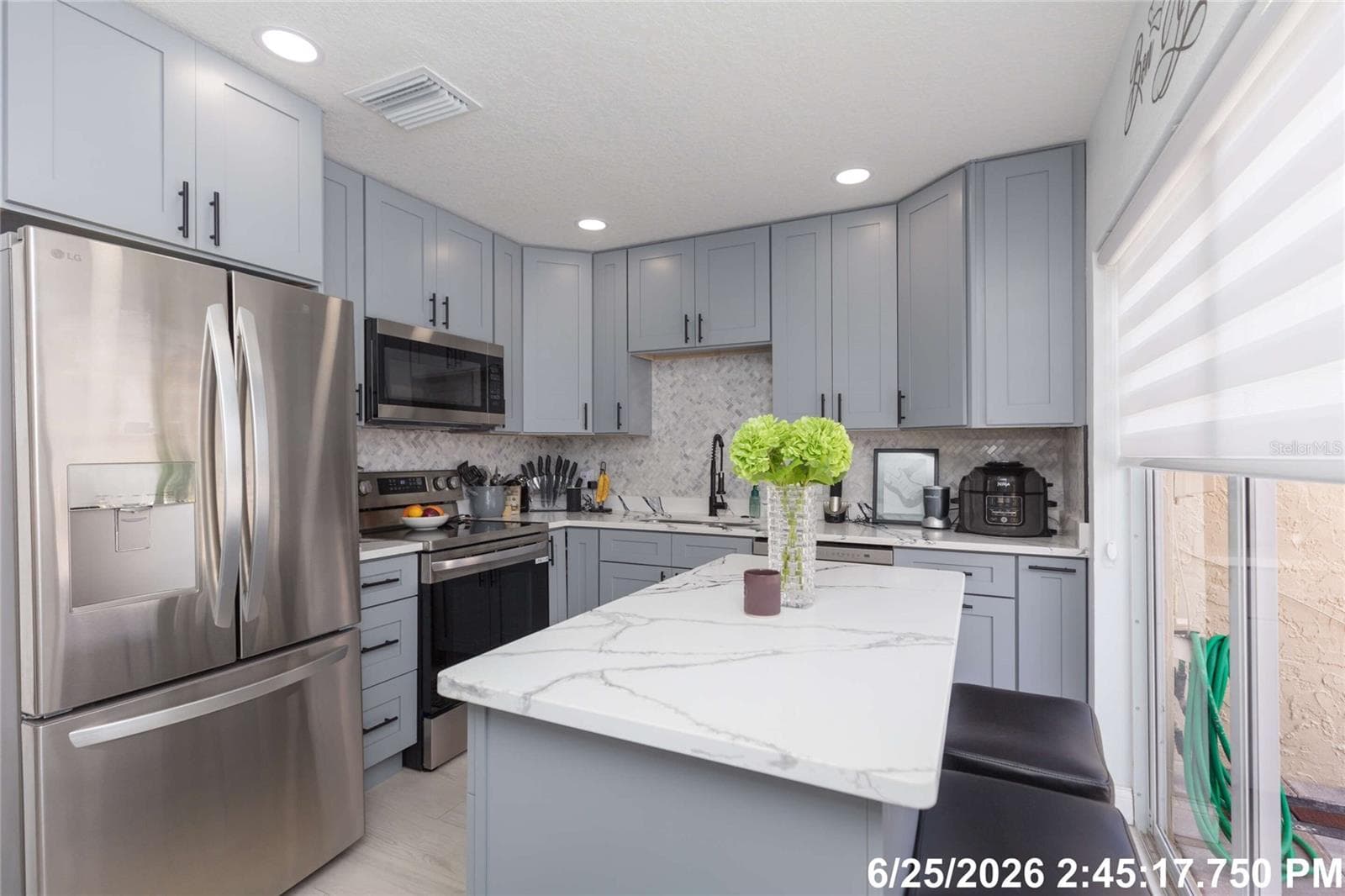 Kicthen - 4207 FOGCUTTER CT, TAMPA