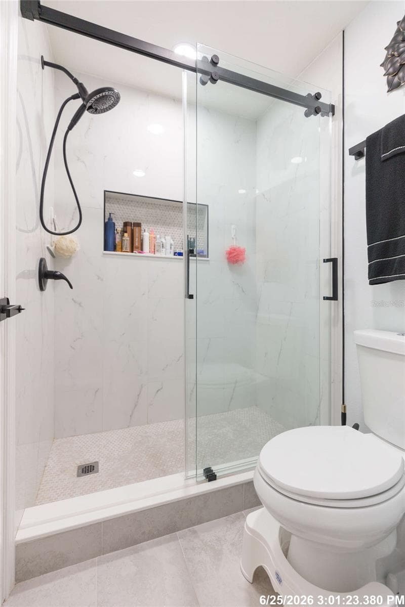 2nd Story Bathroom - 4207 FOGCUTTER CT, TAMPA