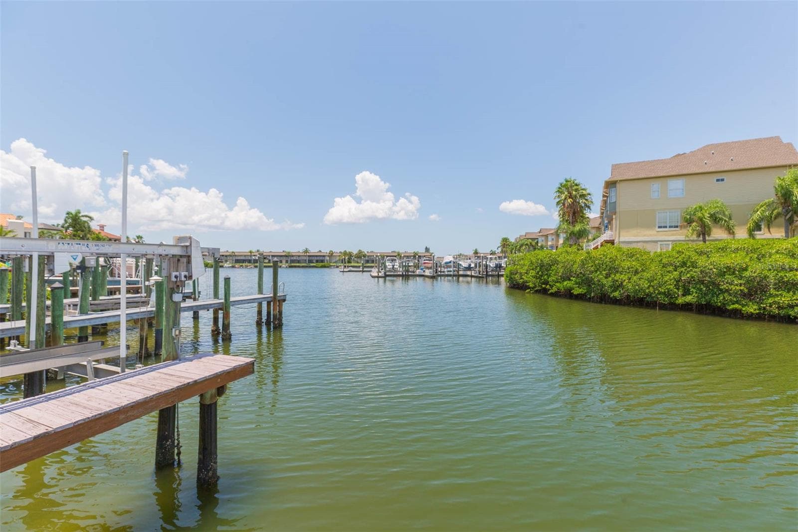 Townhouse at 4207 FOGCUTTER CT, TAMPA, photo 57 of 79