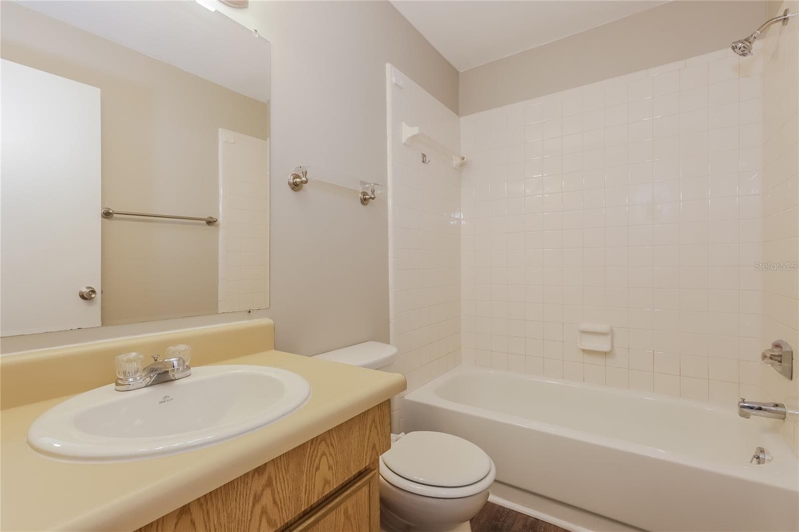 Single Family Residence at 1002 PINEHAVEN CT, BRANDON, photo 13 of 15