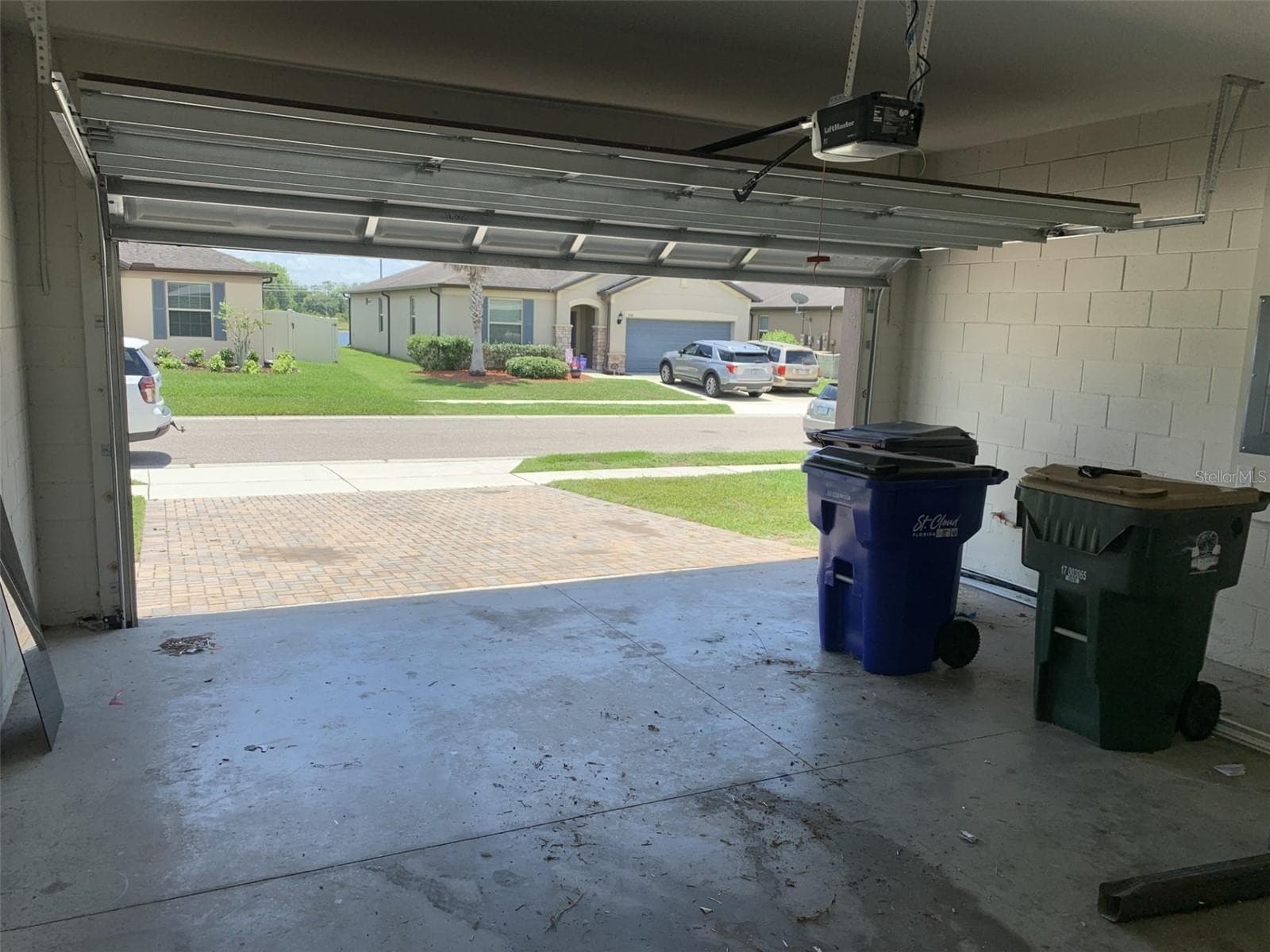 2 Car Garage - 3966 BAJA DR, ST CLOUD