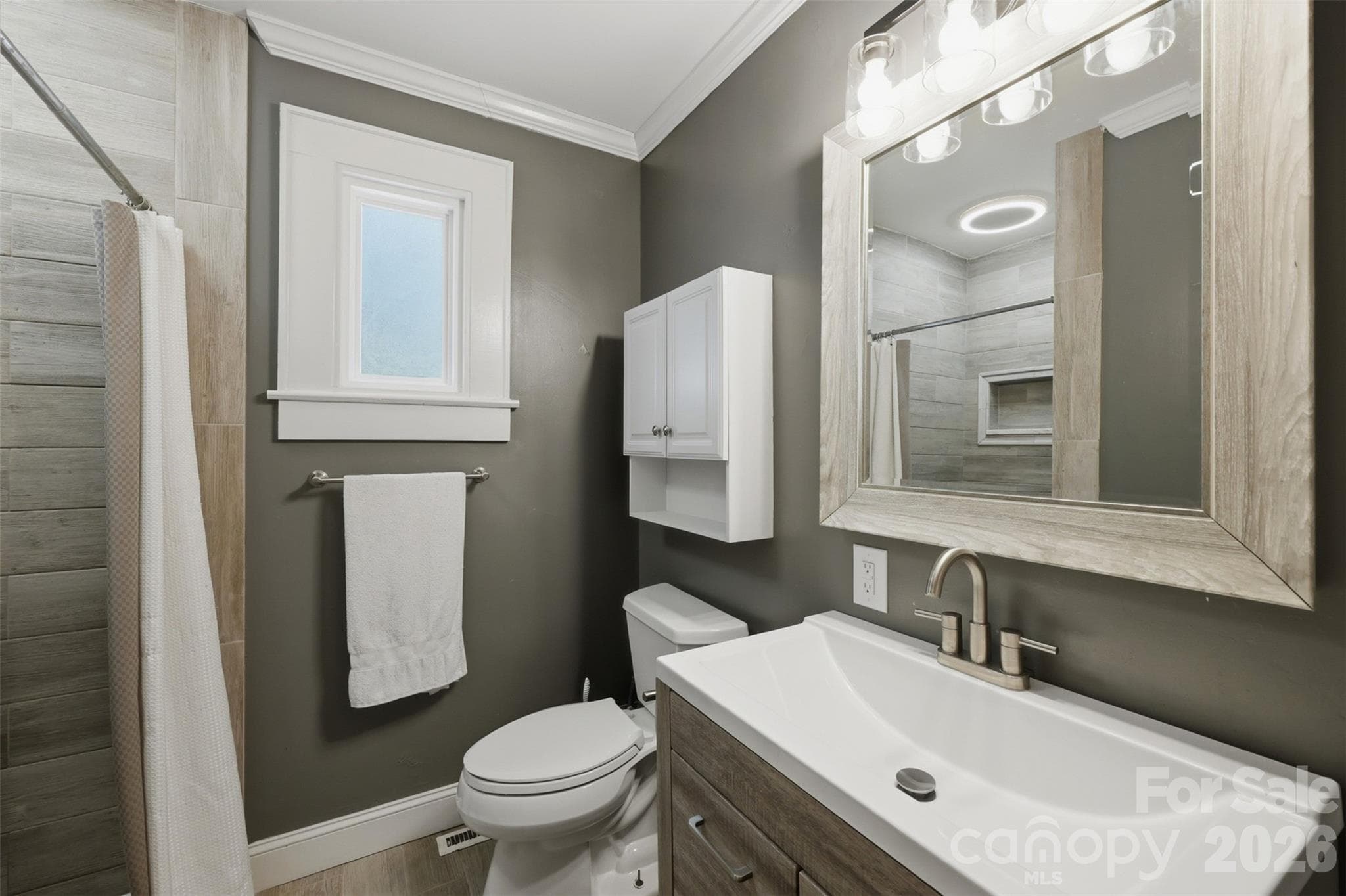 Single Family Residence at 104 31st Avenue NE, Hickory, photo 30 of 44