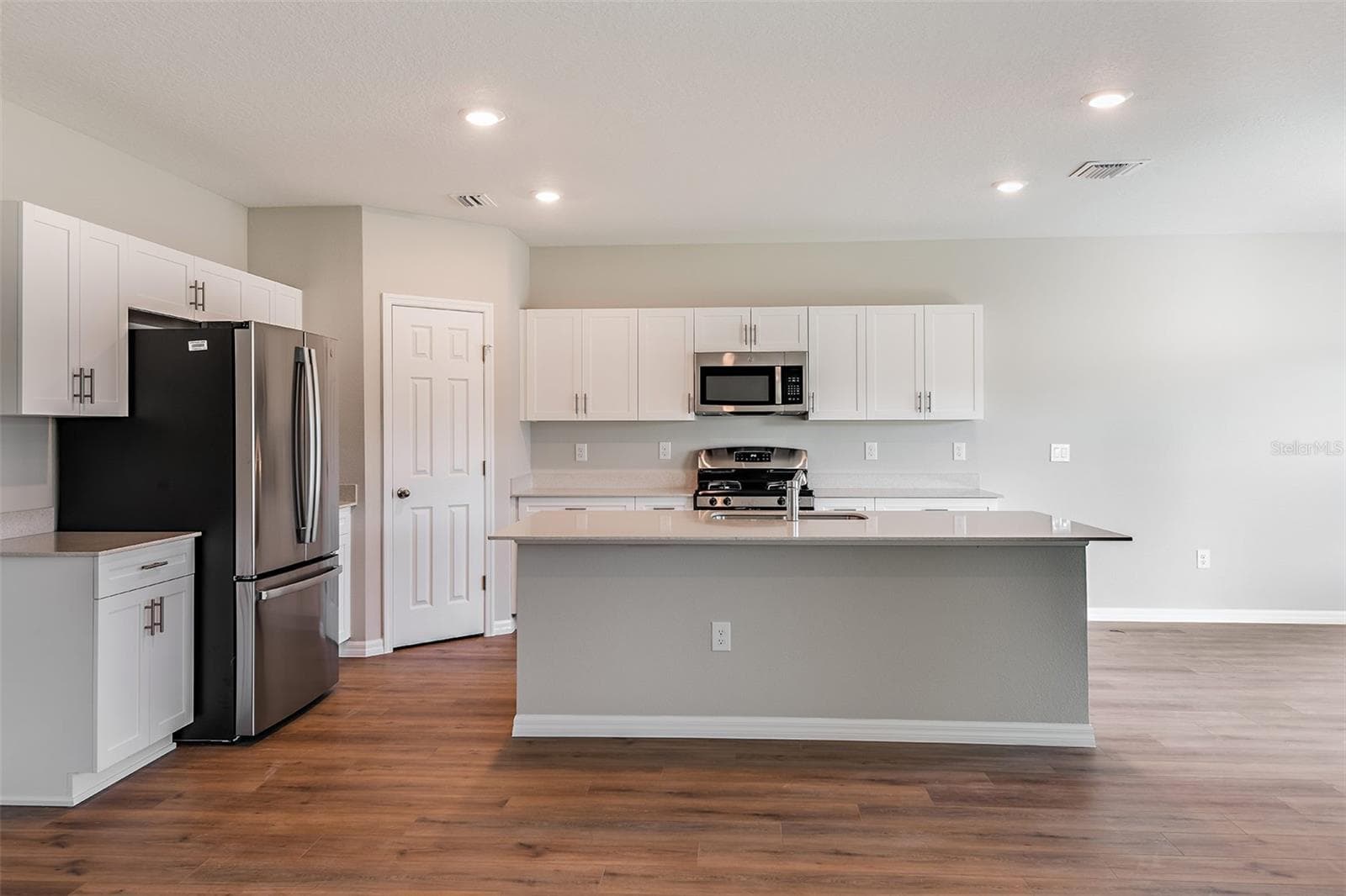 Single Family Residence at 36613 SAGEMOOR DR, ZEPHYRHILLS, photo 10 of 30