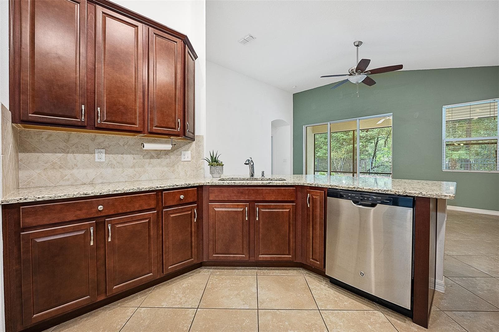 Single Family Residence at 740 PREAKNESS CIR, DELAND, photo 12 of 43