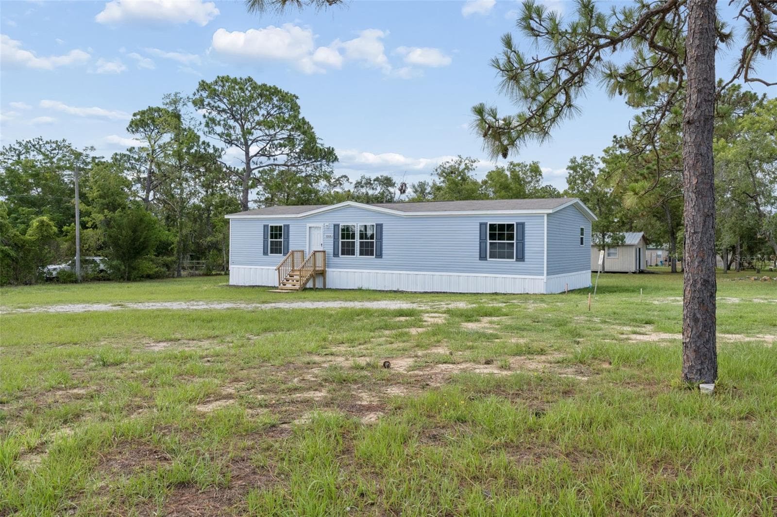 Manufactured Home at 13320 SUN RD, BROOKSVILLE, photo 2 of 36