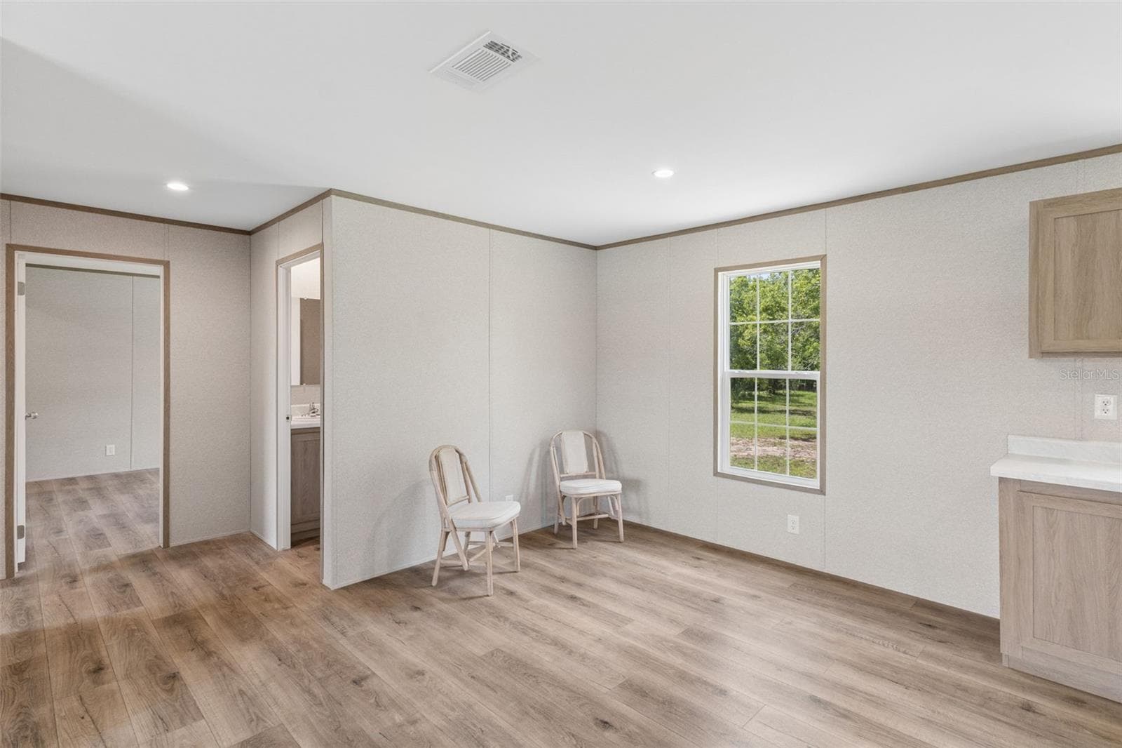 Manufactured Home at 13320 SUN RD, BROOKSVILLE, photo 14 of 36