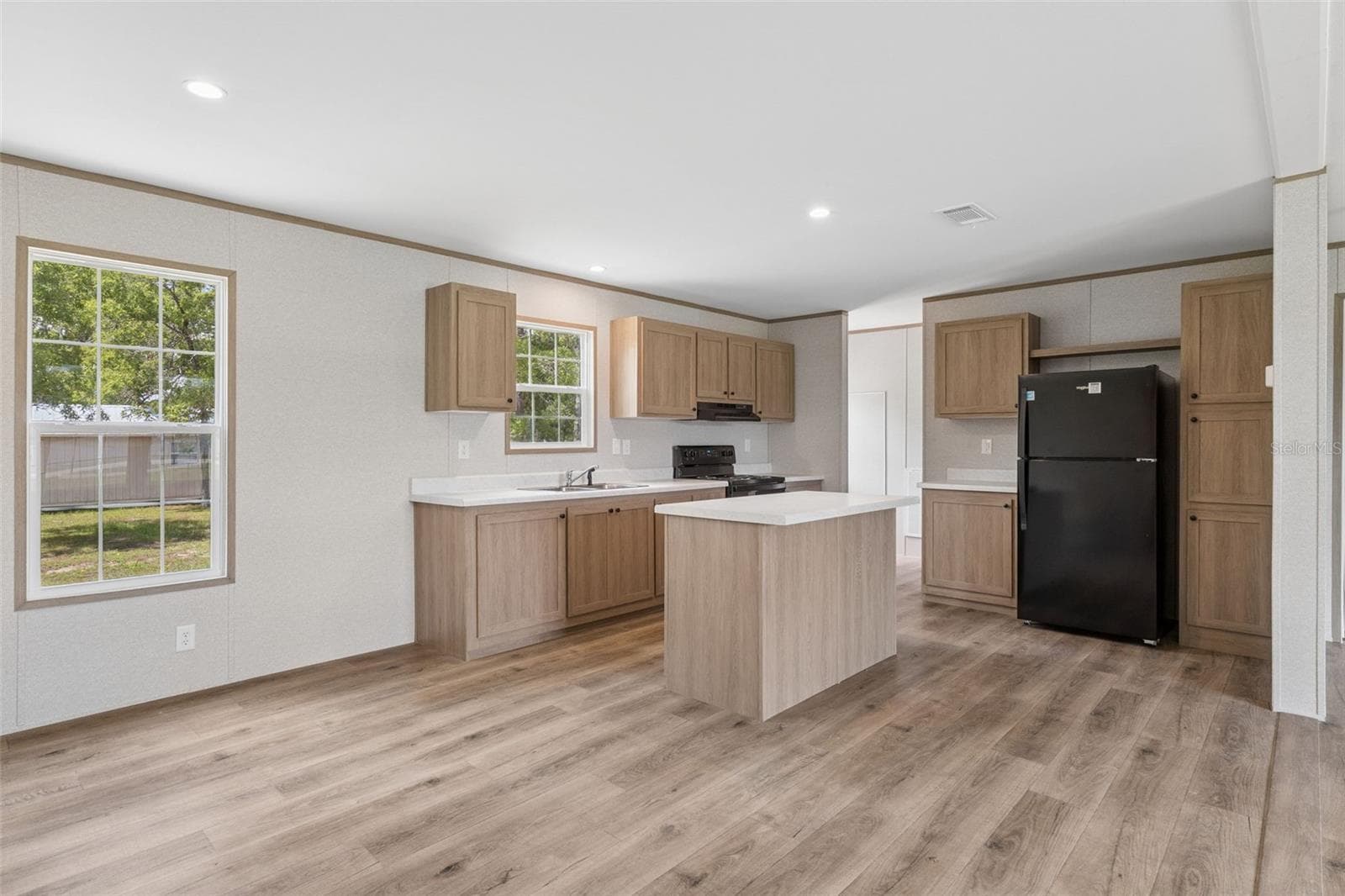 Manufactured Home at 13320 SUN RD, BROOKSVILLE, photo 15 of 36