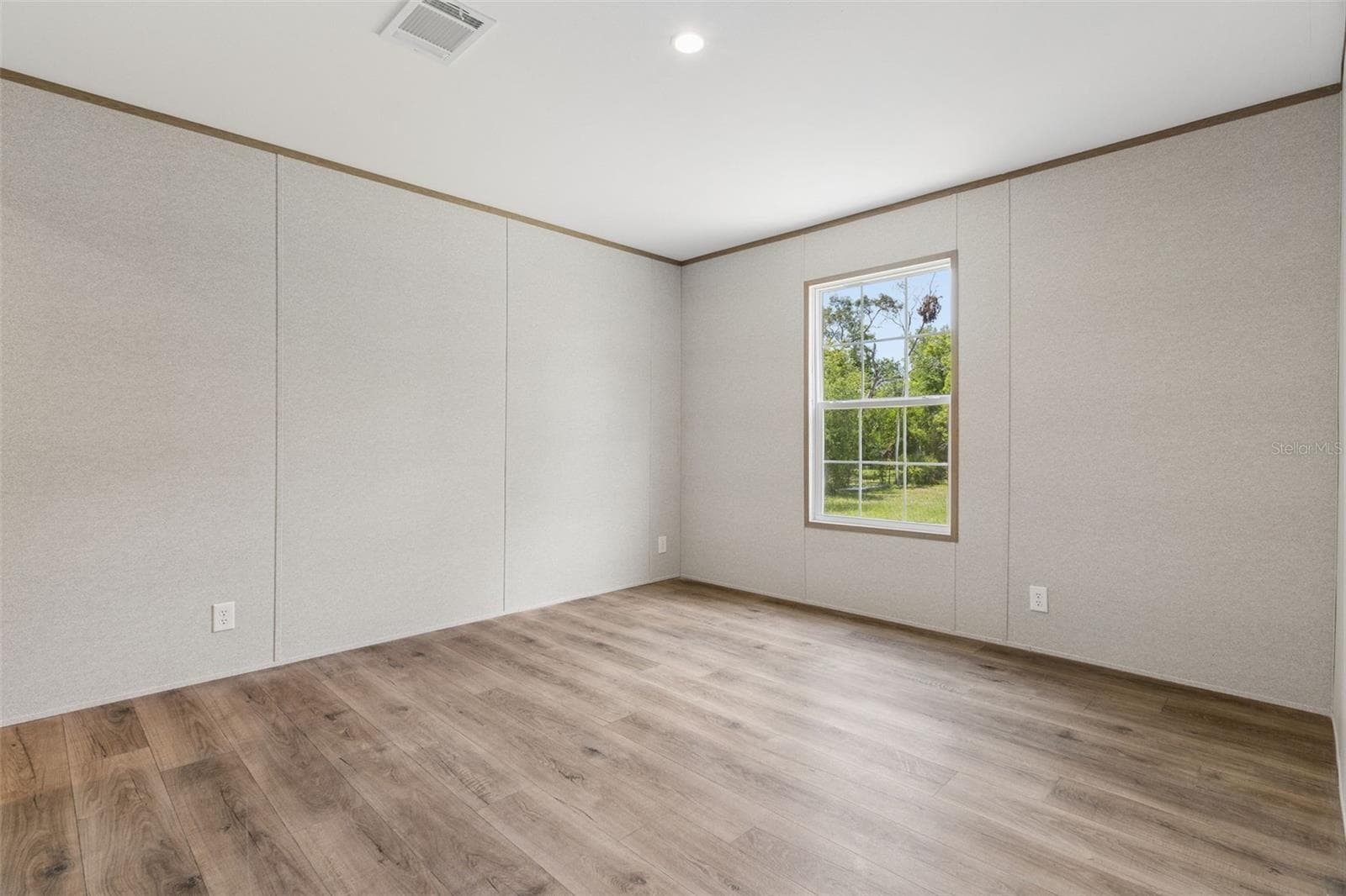 Manufactured Home at 13320 SUN RD, BROOKSVILLE, photo 21 of 36