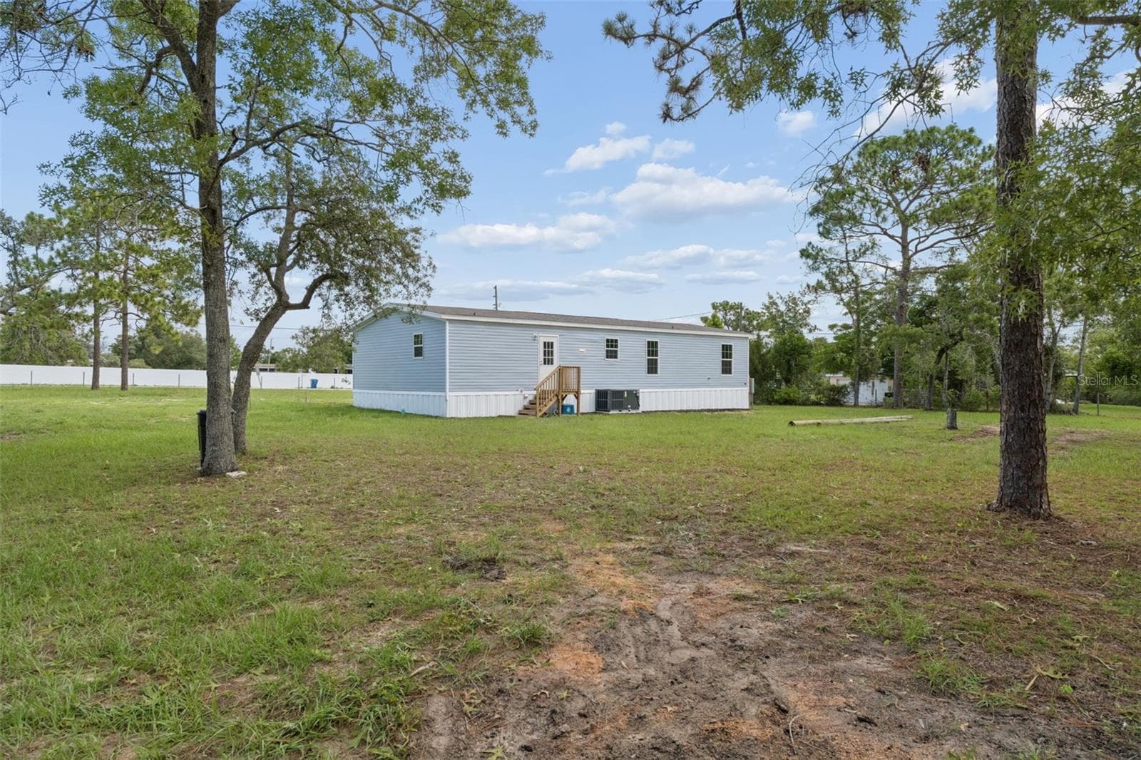 Manufactured Home at 13320 SUN RD, BROOKSVILLE, photo 33 of 36