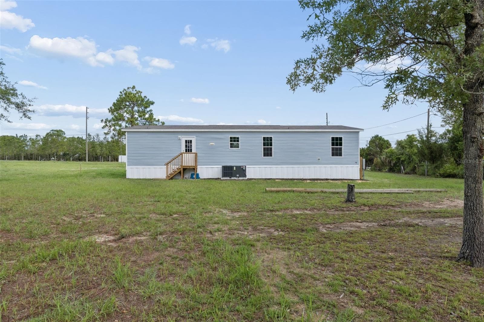 Manufactured Home at 13320 SUN RD, BROOKSVILLE, photo 34 of 36