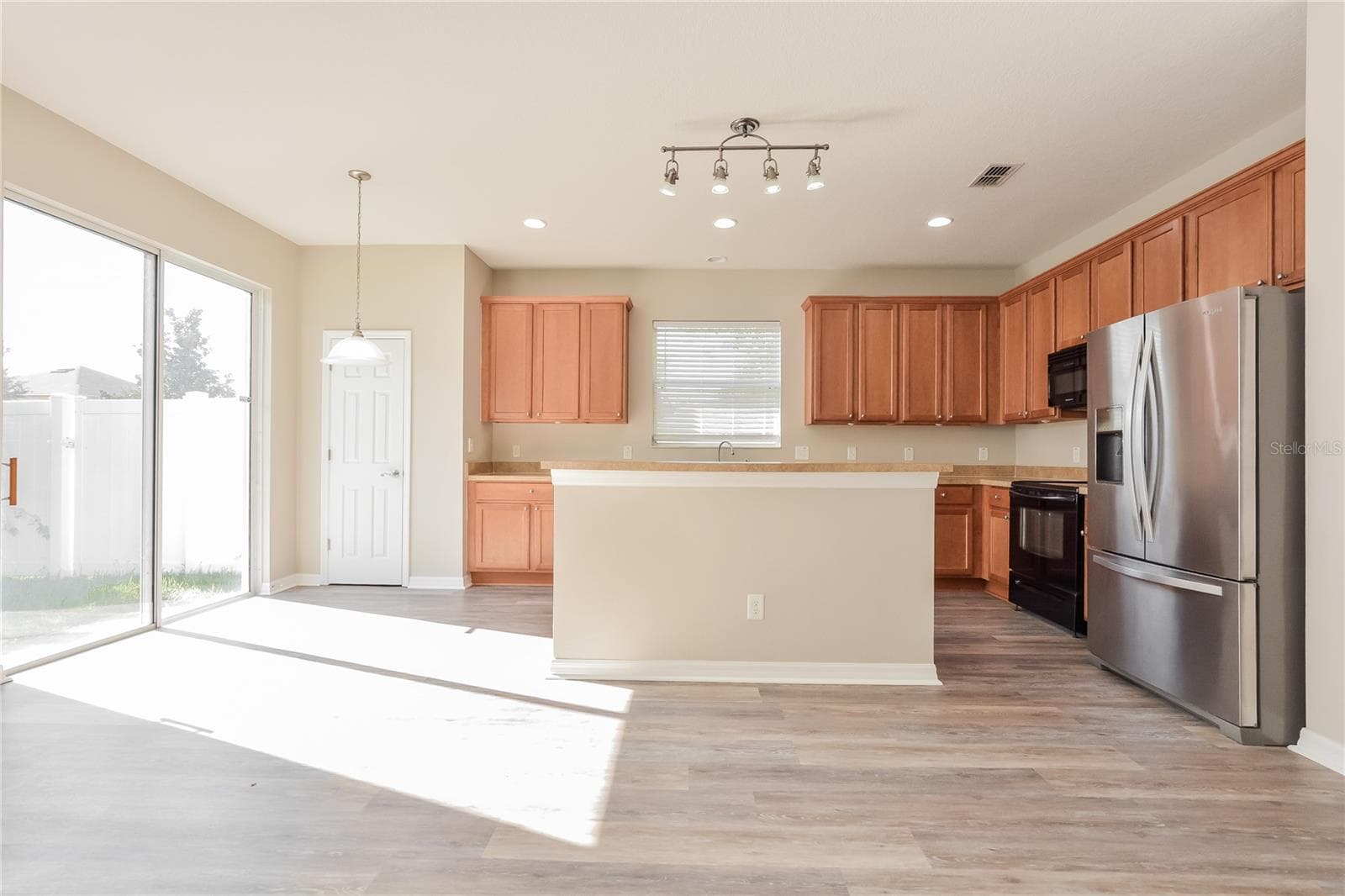 Single Family Residence at 5061 GANDROSS LN, MOUNT DORA, photo 4 of 15