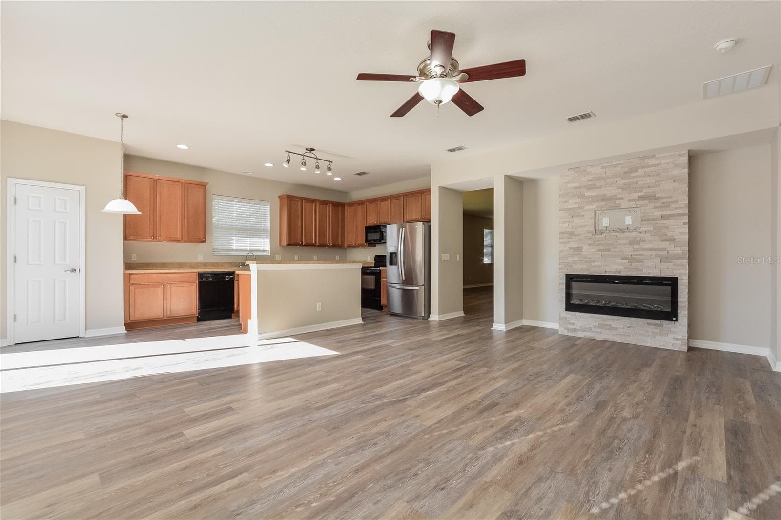 Single Family Residence at 5061 GANDROSS LN, MOUNT DORA, photo 5 of 15