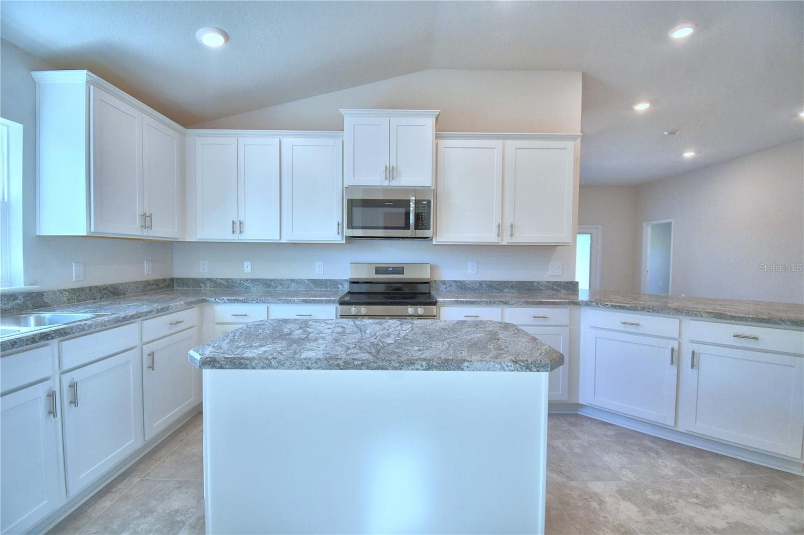 Single Family Residence at 4616 CALAMINT LN, AUBURNDALE, photo 13 of 52
