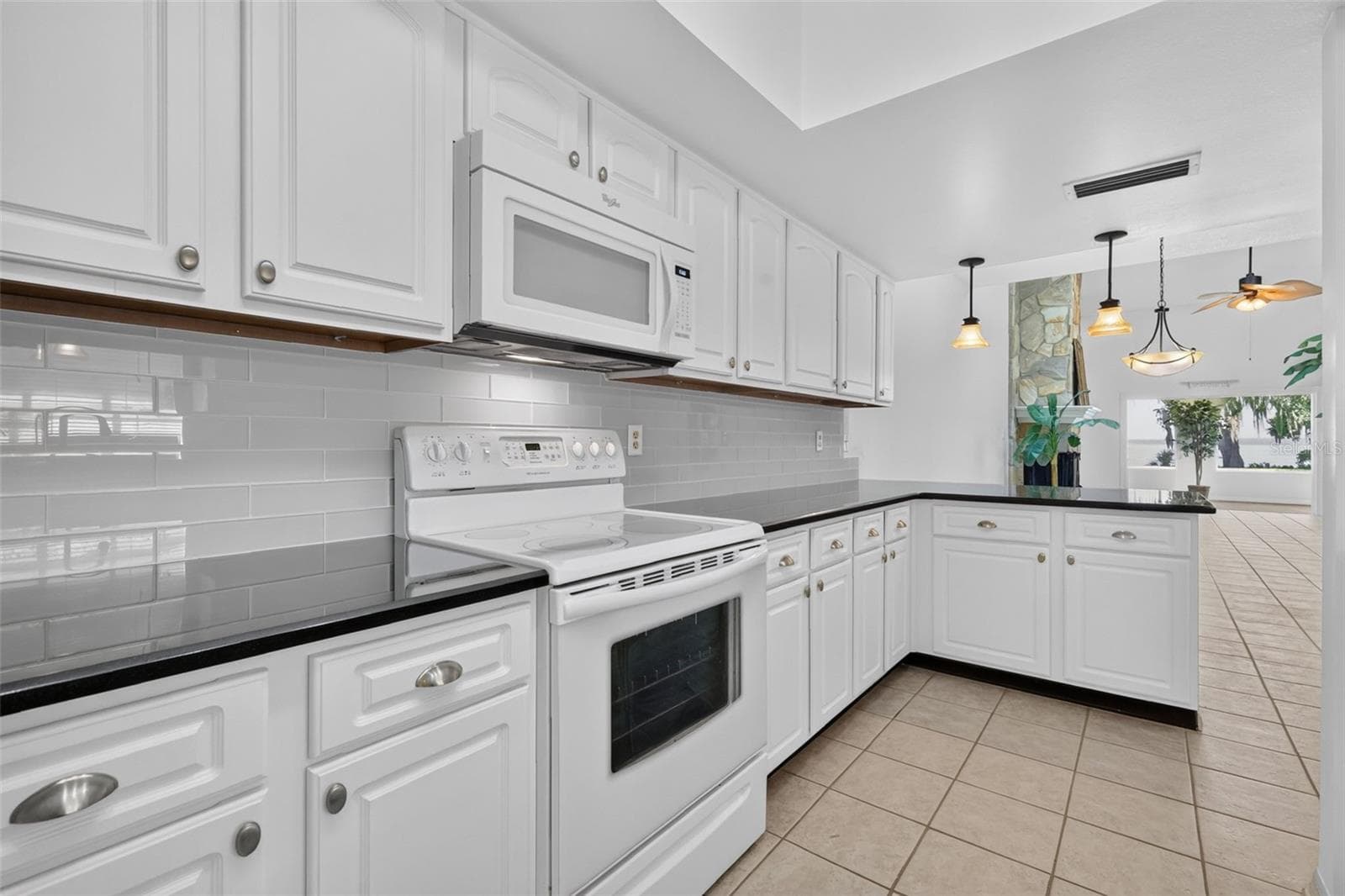 Condominium at 1111 LAKESHORE DR #C3, EUSTIS, photo 26 of 45