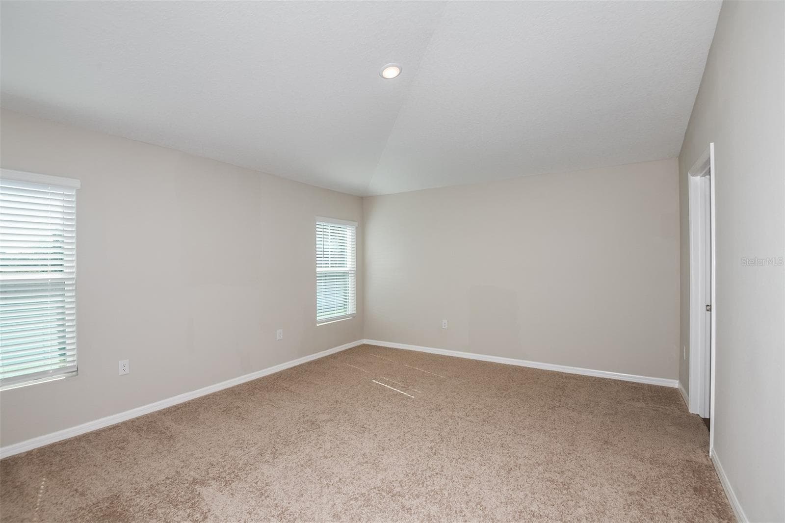 Single Family Residence at 9136 BELLEVIEW FOREST PASS, DADE CITY, photo 5 of 26