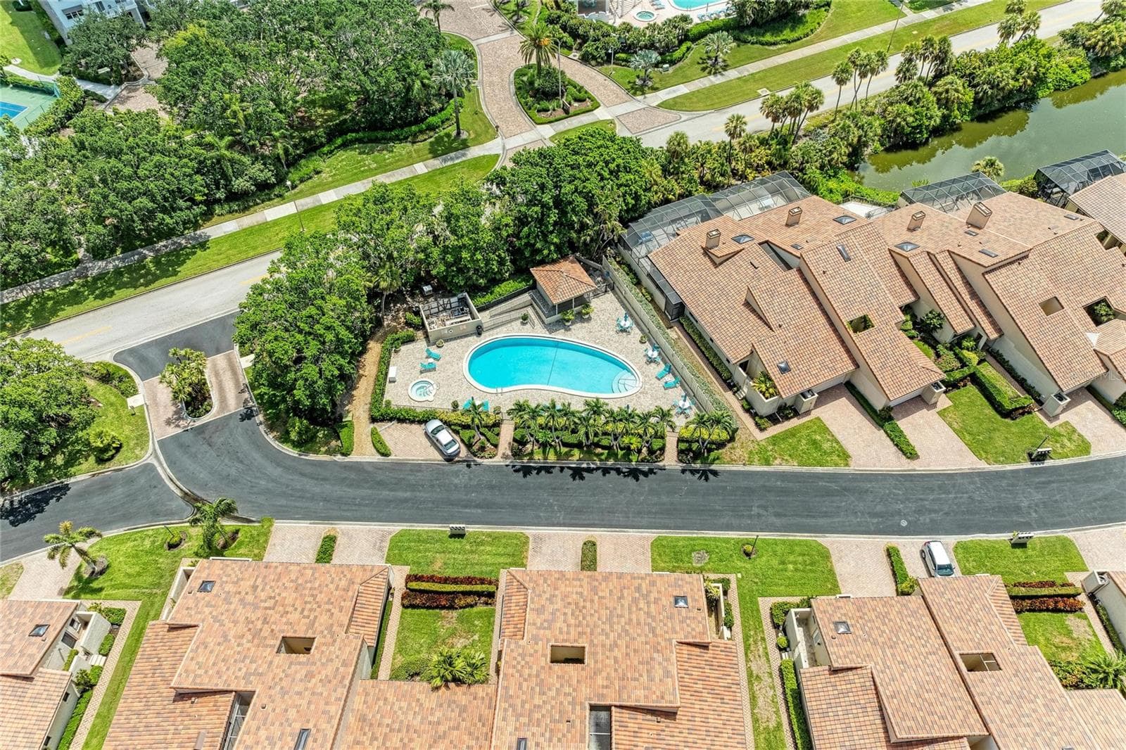 Villa at 2350 HARBOUR OAKS DR, LONGBOAT KEY, photo 52 of 85