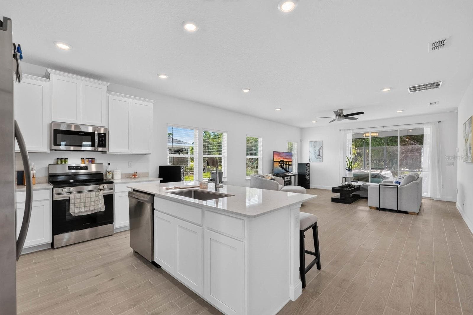 Single Family Residence at 2173 RAGLAN CIR, ORMOND BEACH, photo 15 of 44