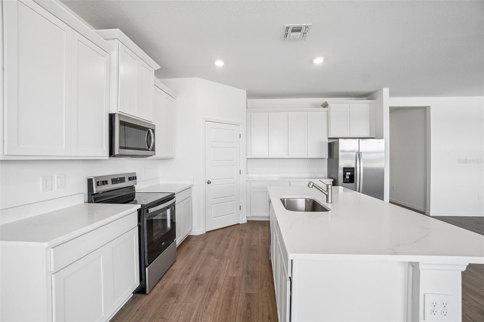 Single Family Residence at 5375 CLOUDBERRY AVE, LAKELAND, photo 12 of 33