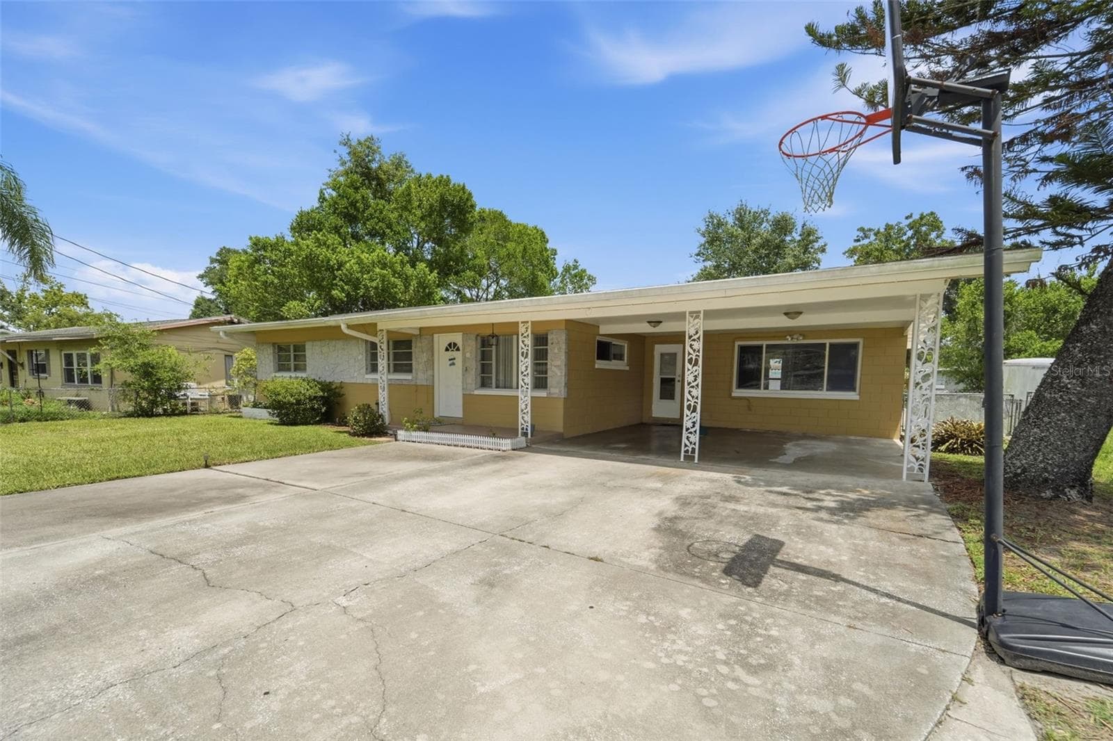 Single Family Residence at 123 E LAKE MARY DR, ORLANDO, photo 3 of 45