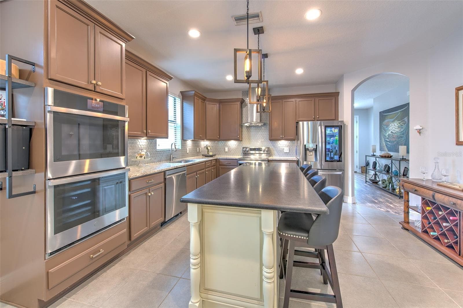 Single Family Residence at 842 VINO VERDE CIR, BRANDON, photo 5 of 44