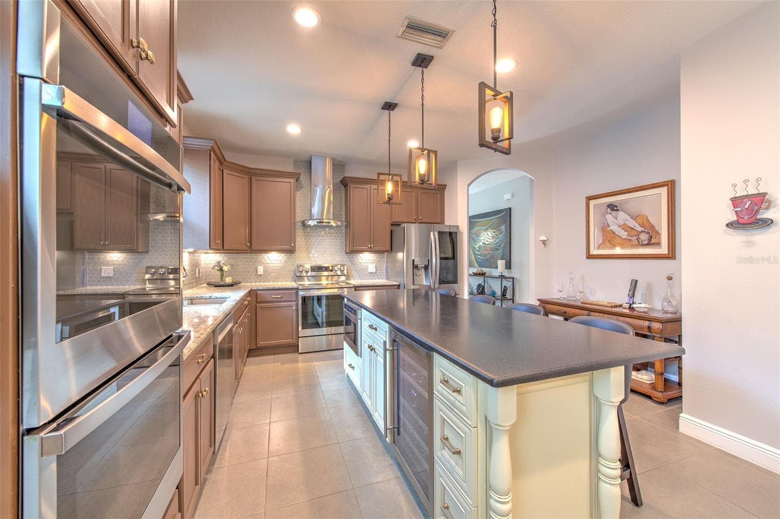 Single Family Residence at 842 VINO VERDE CIR, BRANDON, photo 6 of 44
