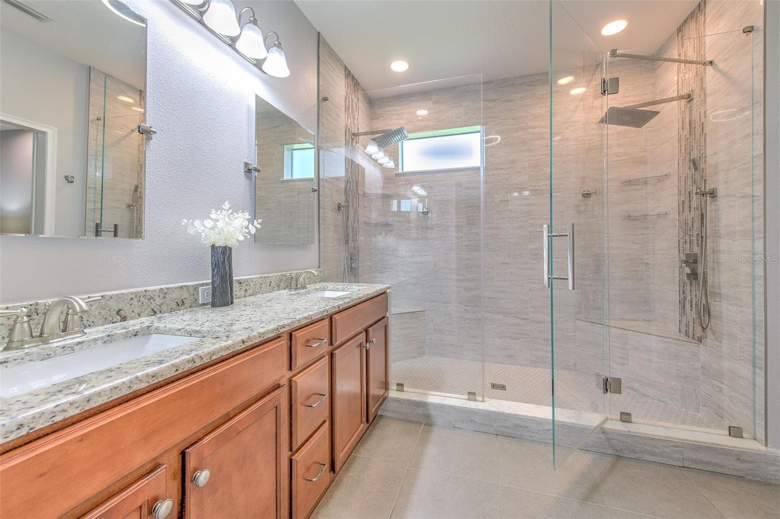 Single Family Residence at 842 VINO VERDE CIR, BRANDON, photo 11 of 44