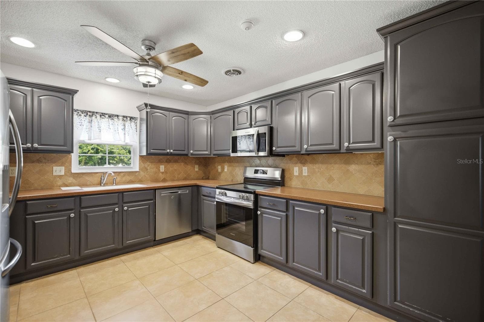 Kitchen - 17676 SE 102ND CIR, SUMMERFIELD