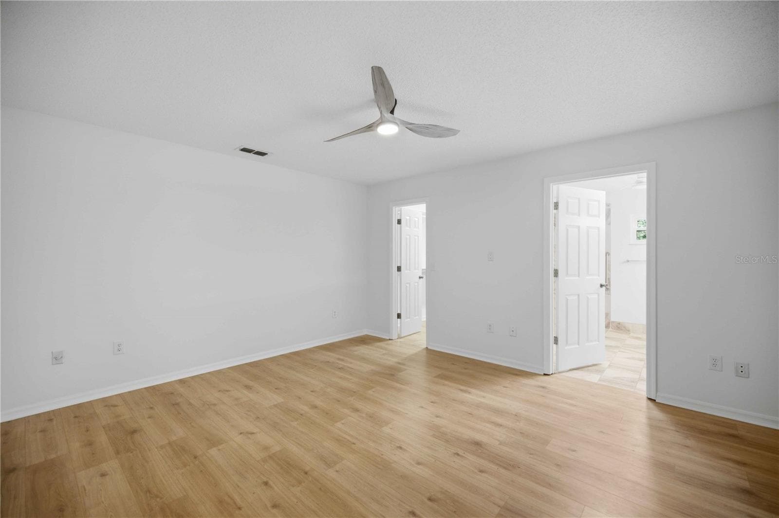 Master BR 1 - 17676 SE 102ND CIR, SUMMERFIELD