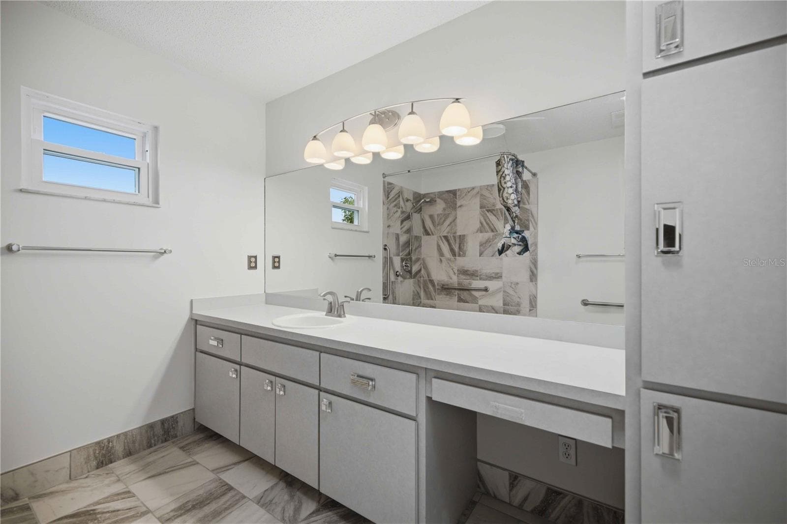 Master Bath 1 - 17676 SE 102ND CIR, SUMMERFIELD