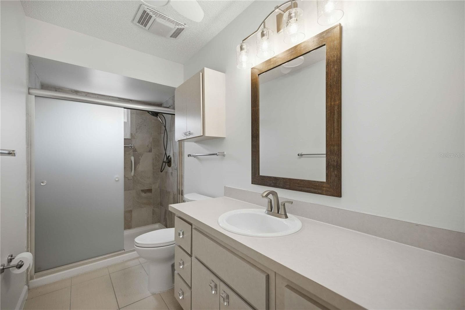 Guest Bath - 17676 SE 102ND CIR, SUMMERFIELD
