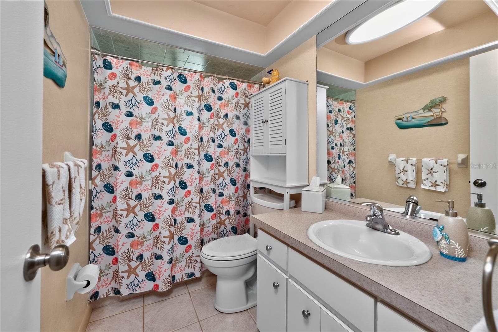 Single Family Residence at 23 ANNAPOLIS LN, ROTONDA WEST, photo 28 of 51