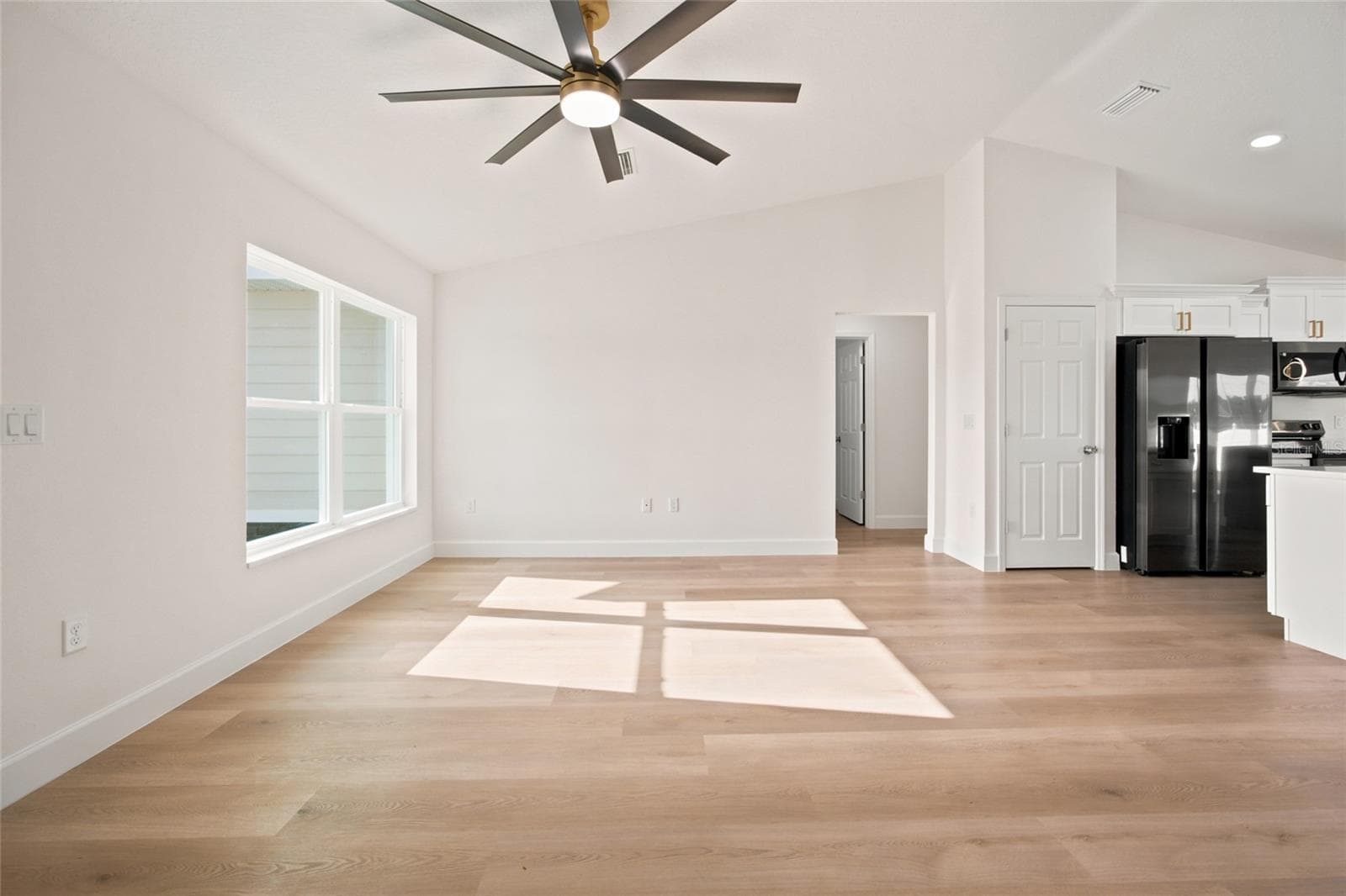 Single Family Residence at 1 DOGWOOD DRIVE PASS, OCALA, photo 7 of 38