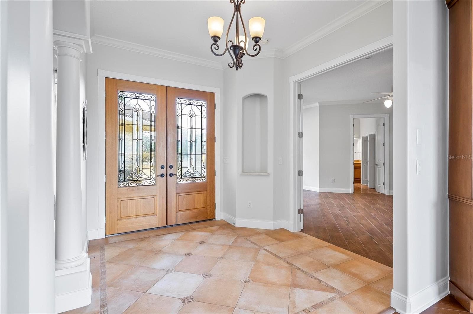 Graceful tiled entrance foyer - 88 HIDDEN CV, FLAGLER BEACH
