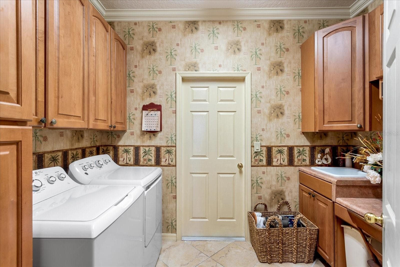 Single Family Residence at 131 ALEXANDRIA PLACE DR, APOPKA, photo 31 of 53