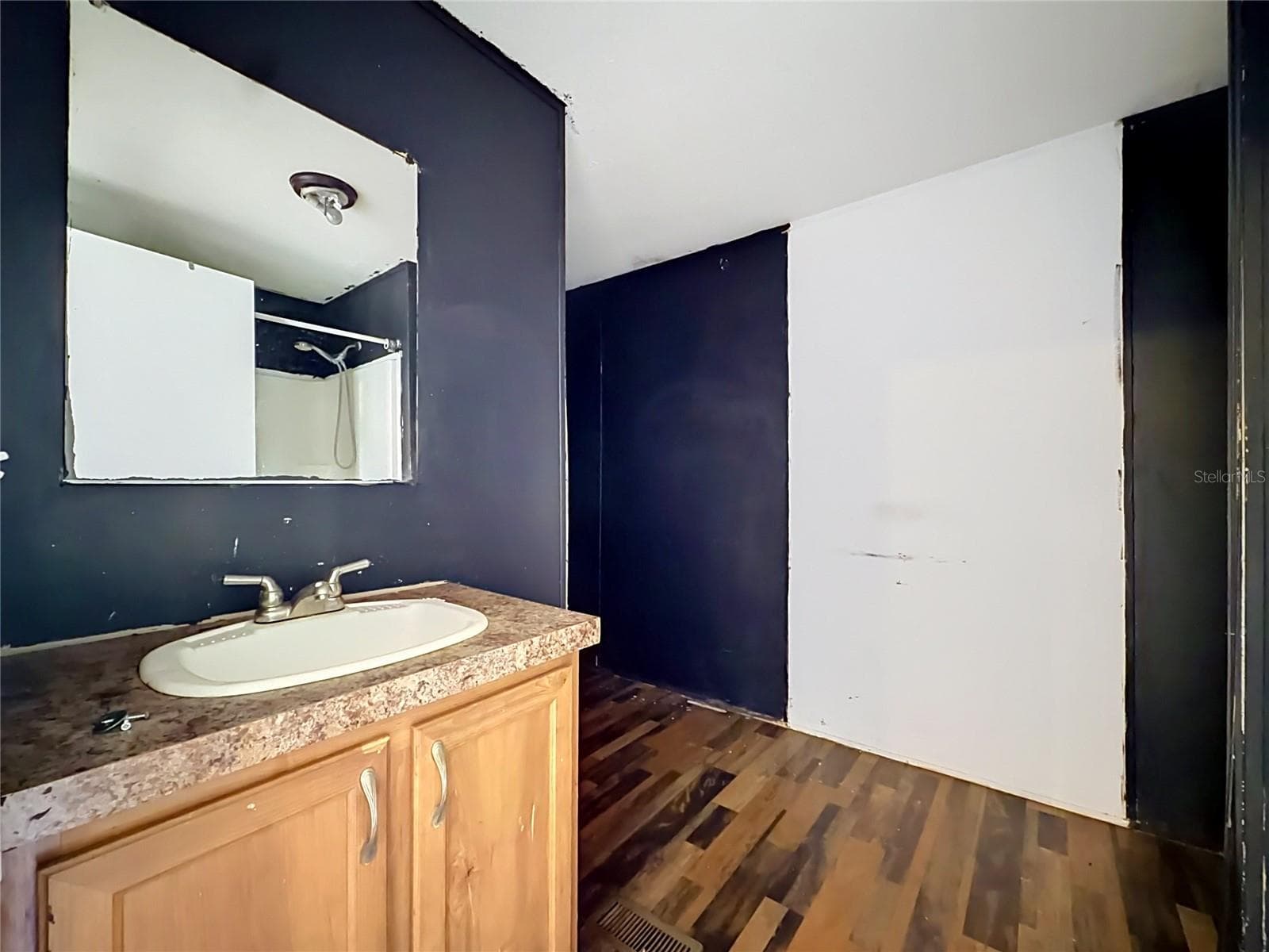 Manufactured Home at 21420 NE 41ST ST, WILLISTON, photo 24 of 31