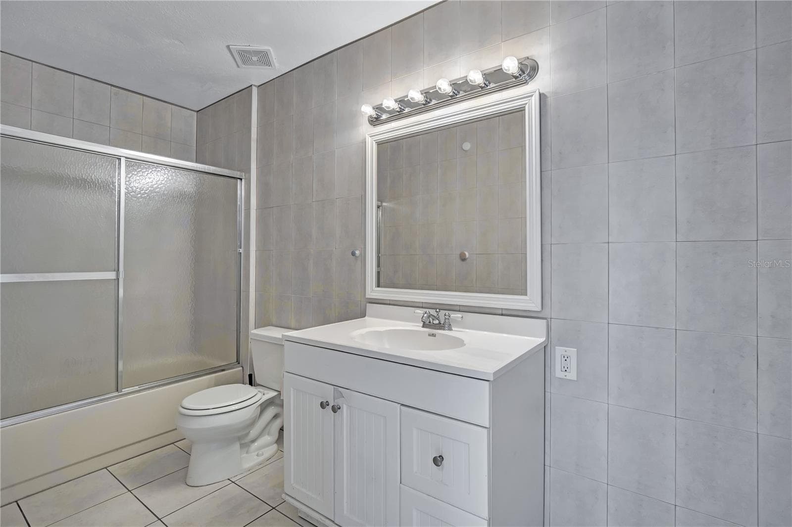 Bathroom - 2577 DERBYSHIRE CIR, CASSELBERRY