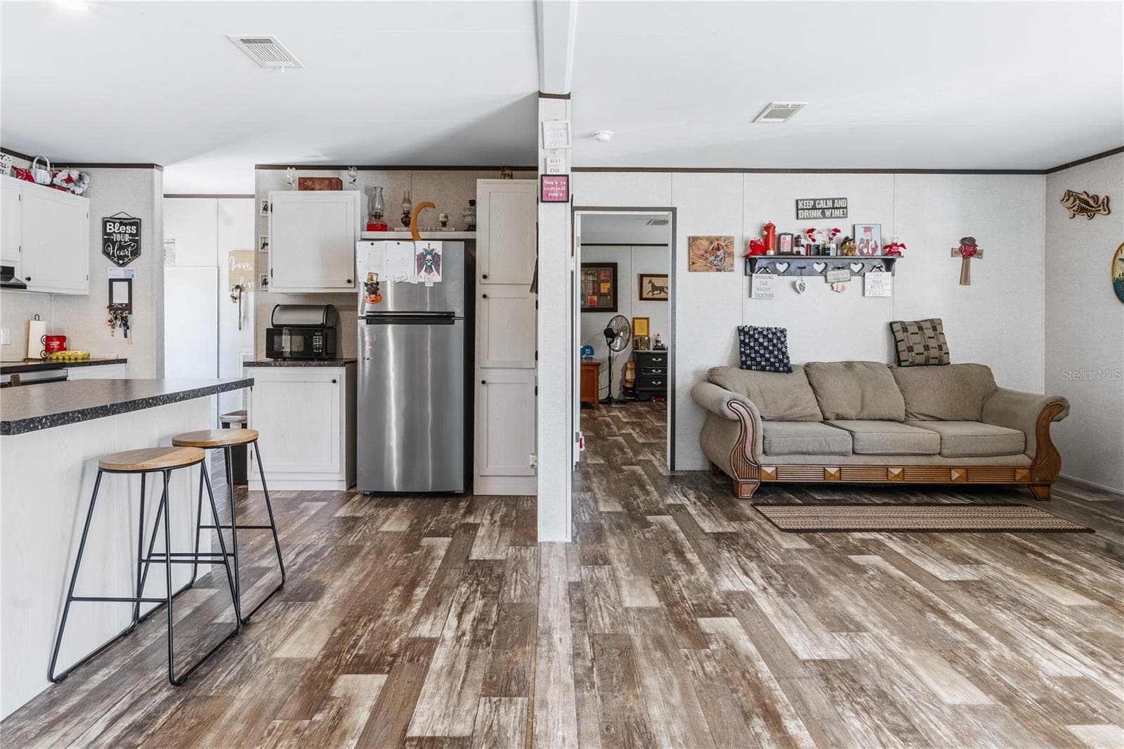 Mobile Home at 1833 E SUNNYSIDE DR, LORIDA, photo 3 of 31