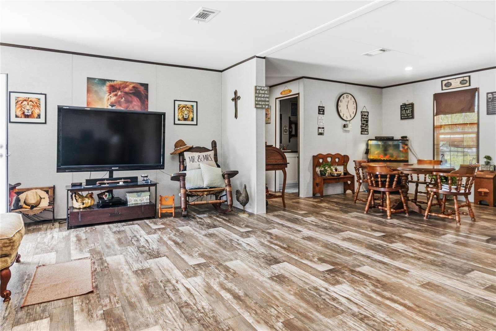 Mobile Home at 1833 E SUNNYSIDE DR, LORIDA, photo 5 of 31