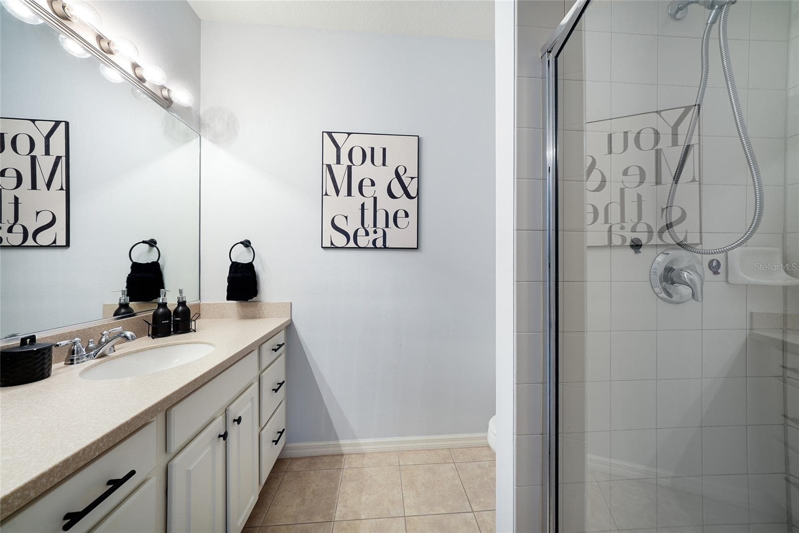 Condominium at 7258 HAMILTON RD, BRADENTON, photo 13 of 32