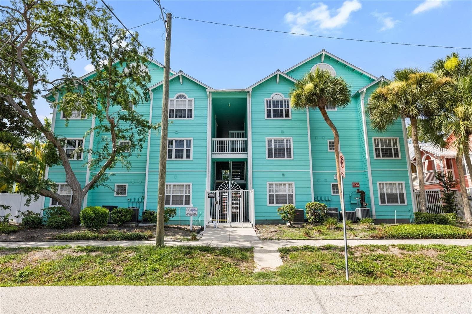 View from Cleveland street - 3002 W CLEVELAND ST #B6, TAMPA