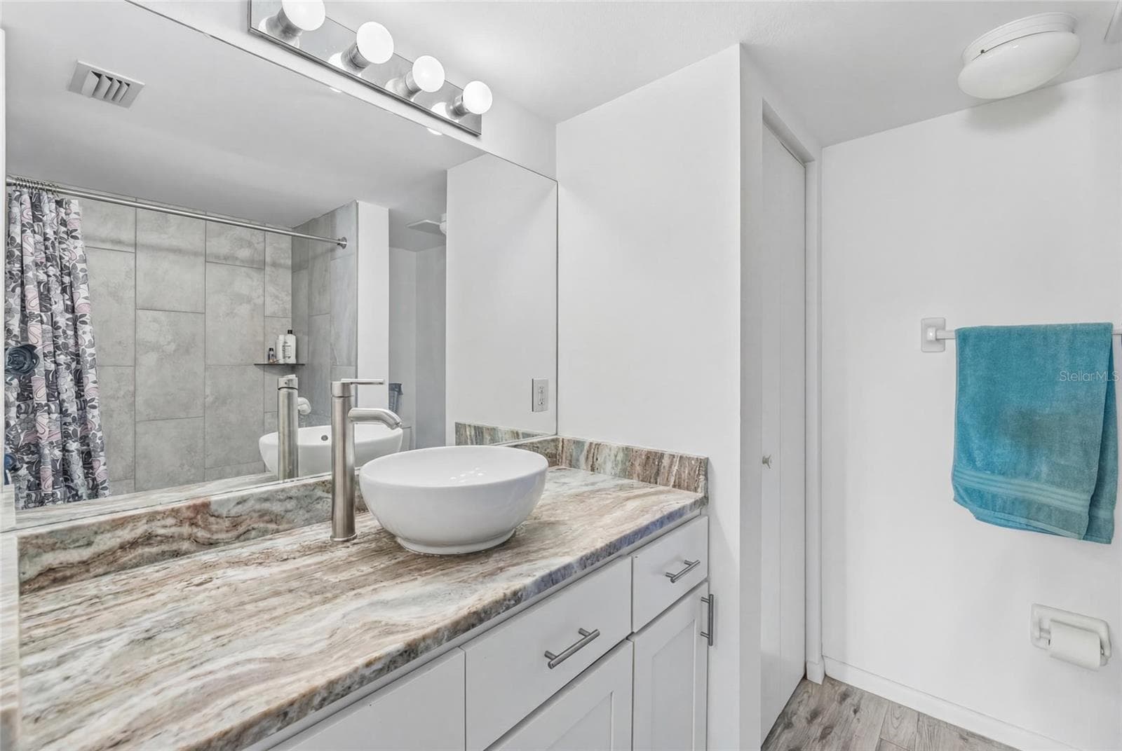 Primary bathroom - 3002 W CLEVELAND ST #B6, TAMPA