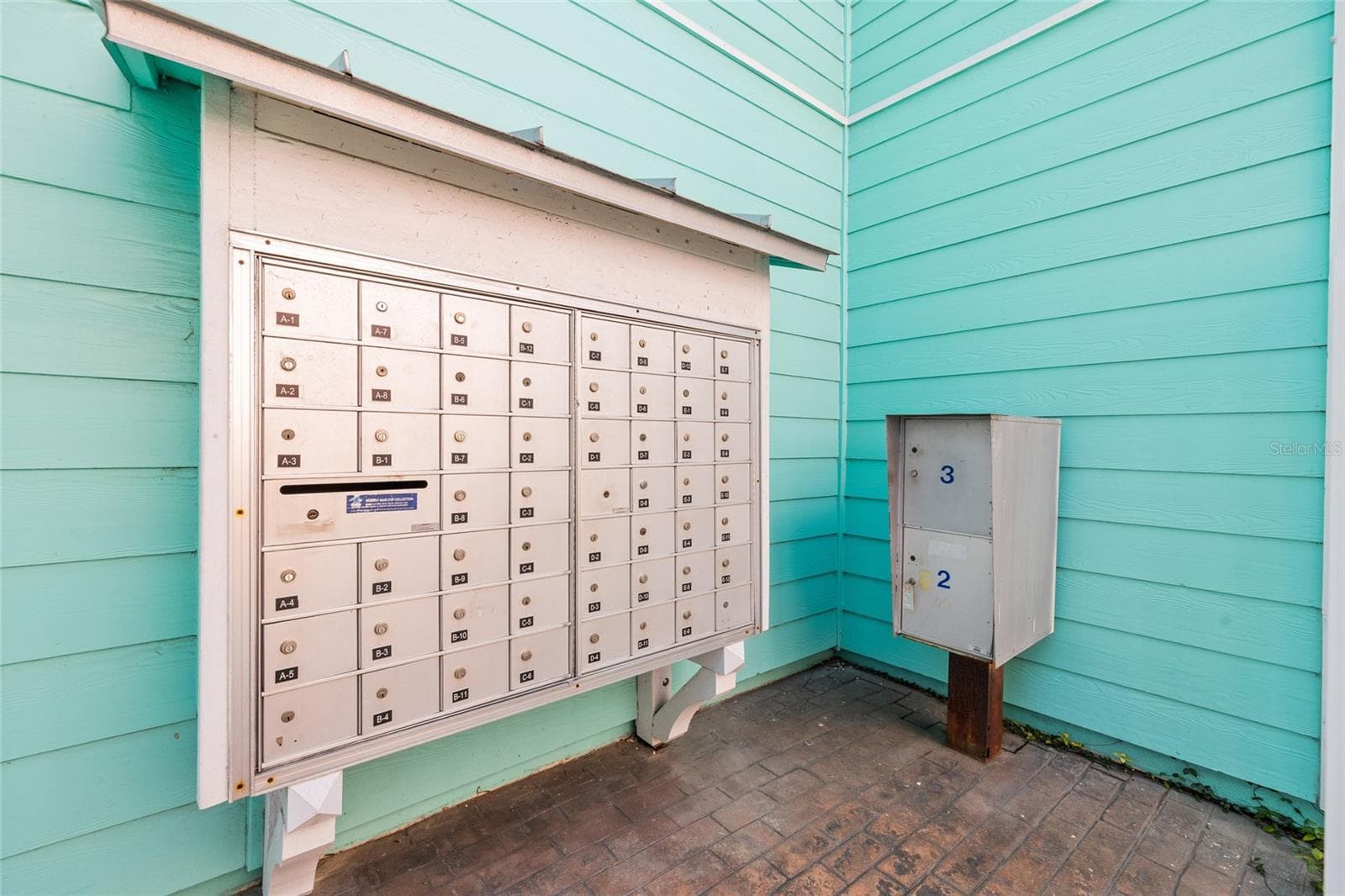 Mailboxes - 3002 W CLEVELAND ST #B6, TAMPA
